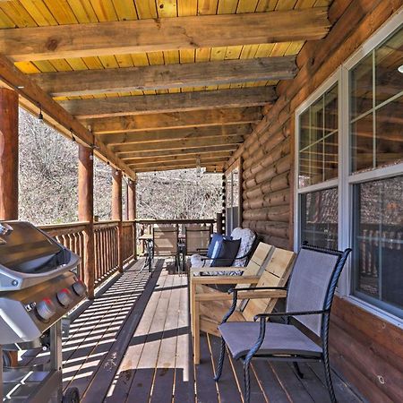 Gatlinburg Cabin With Loft And Game Room 1 Mi To Town Extérieur photo