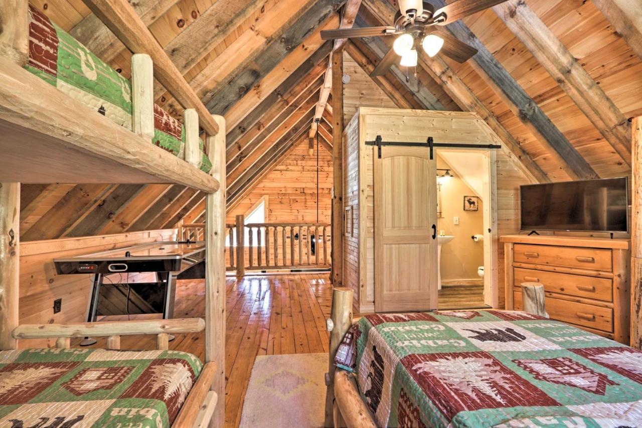Gatlinburg Cabin With Loft And Game Room 1 Mi To Town Extérieur photo