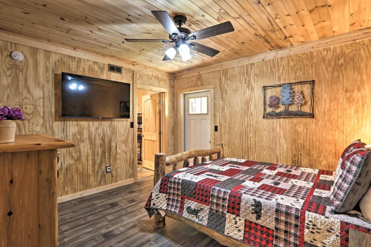 Gatlinburg Cabin With Loft And Game Room 1 Mi To Town Extérieur photo