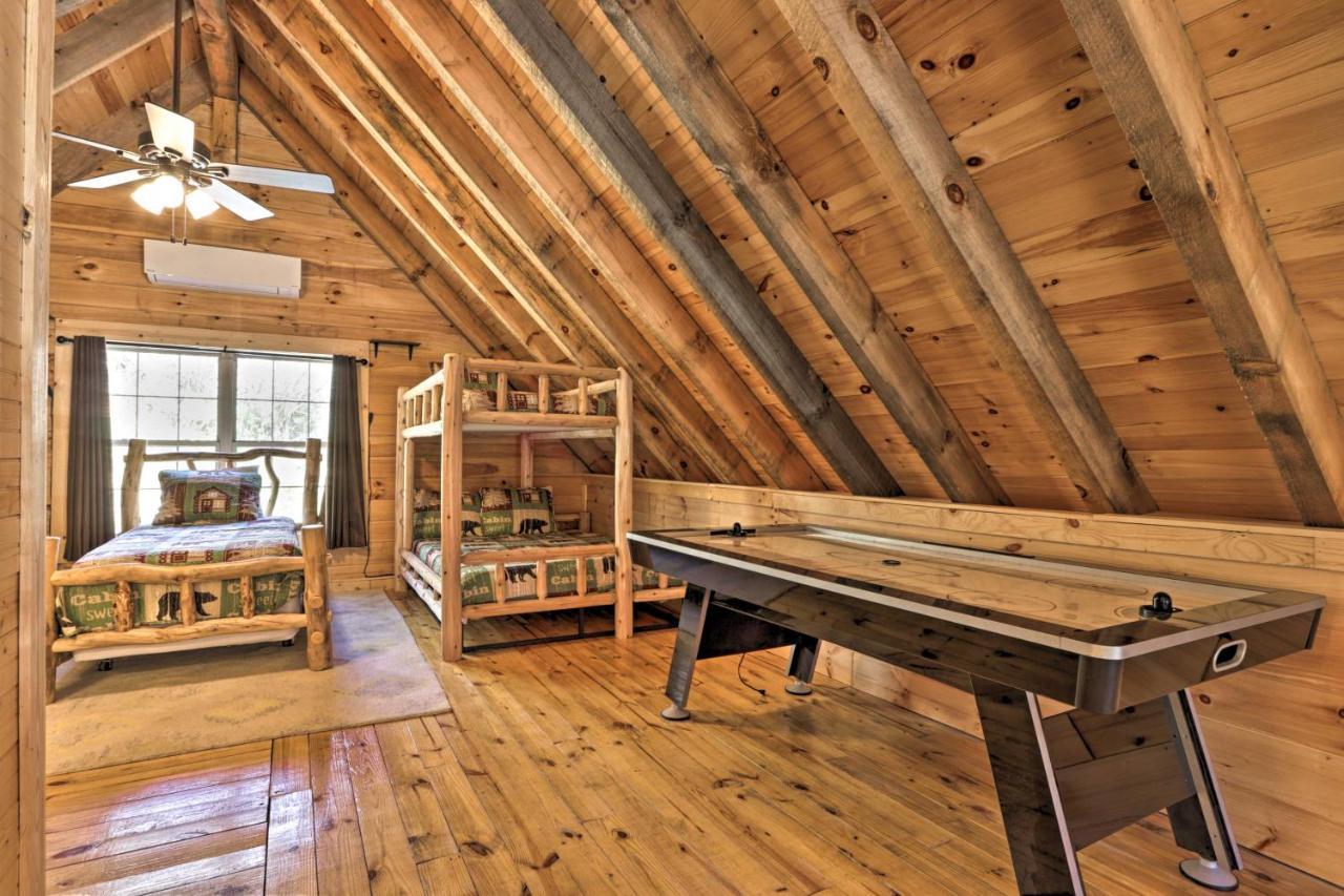 Gatlinburg Cabin With Loft And Game Room 1 Mi To Town Extérieur photo