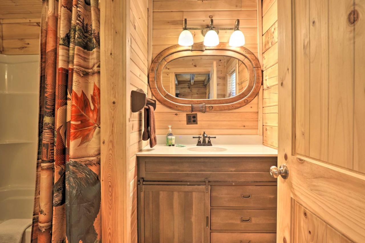 Gatlinburg Cabin With Loft And Game Room 1 Mi To Town Extérieur photo