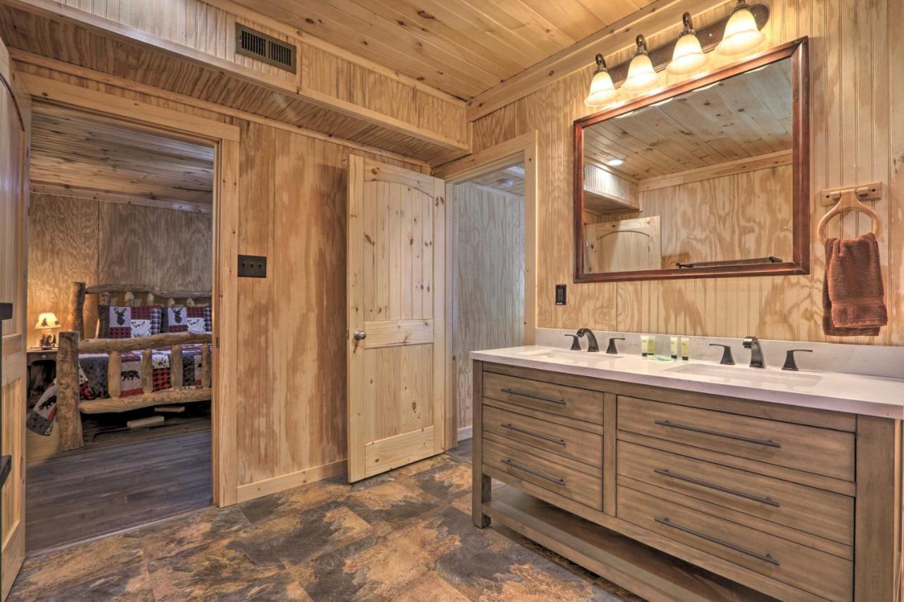 Gatlinburg Cabin With Loft And Game Room 1 Mi To Town Extérieur photo
