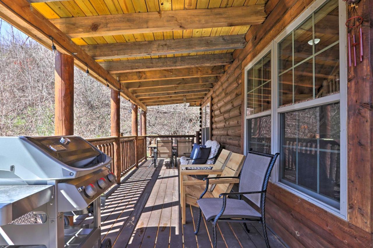 Gatlinburg Cabin With Loft And Game Room 1 Mi To Town Extérieur photo