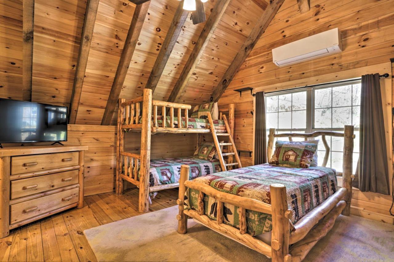 Gatlinburg Cabin With Loft And Game Room 1 Mi To Town Extérieur photo