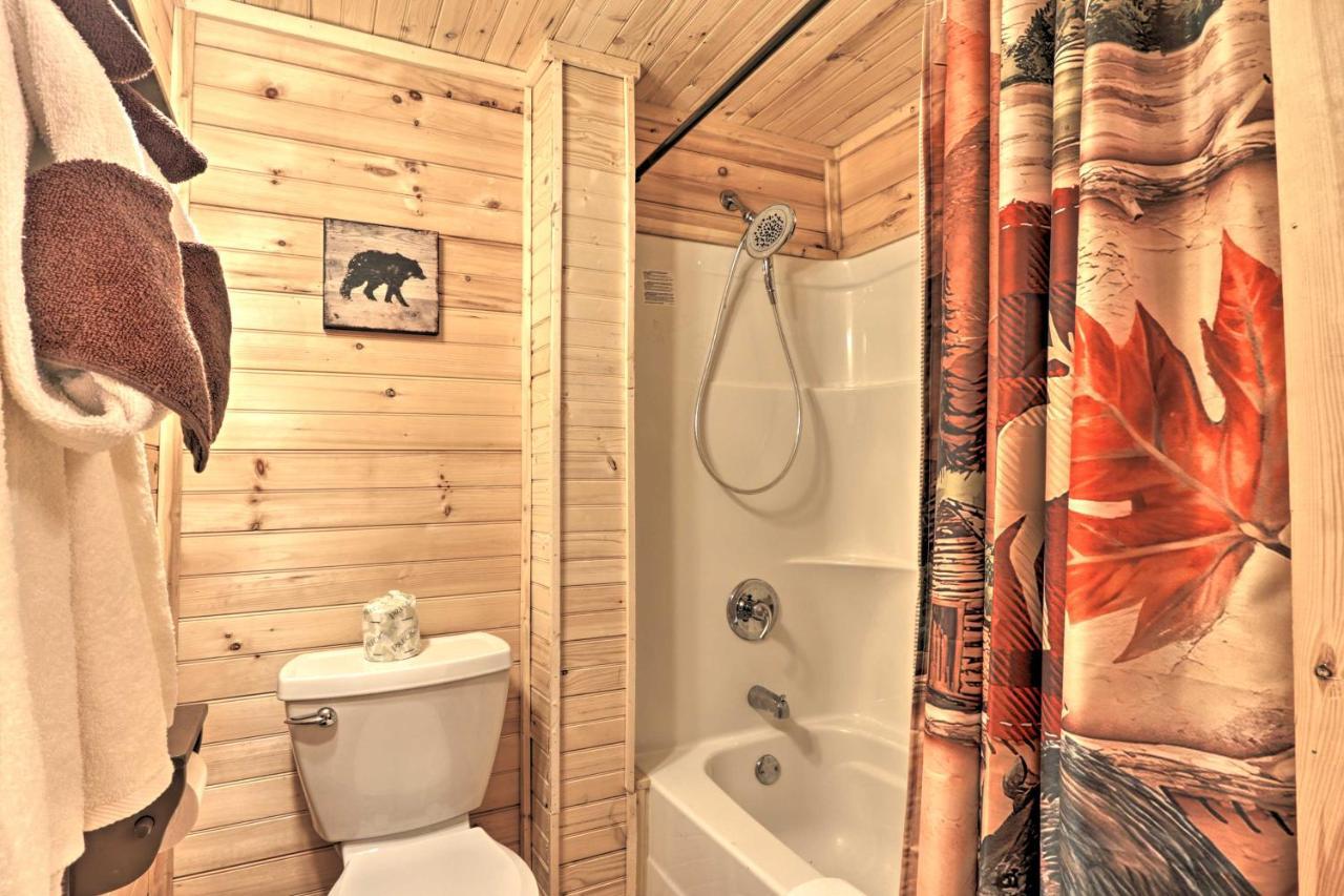 Gatlinburg Cabin With Loft And Game Room 1 Mi To Town Extérieur photo