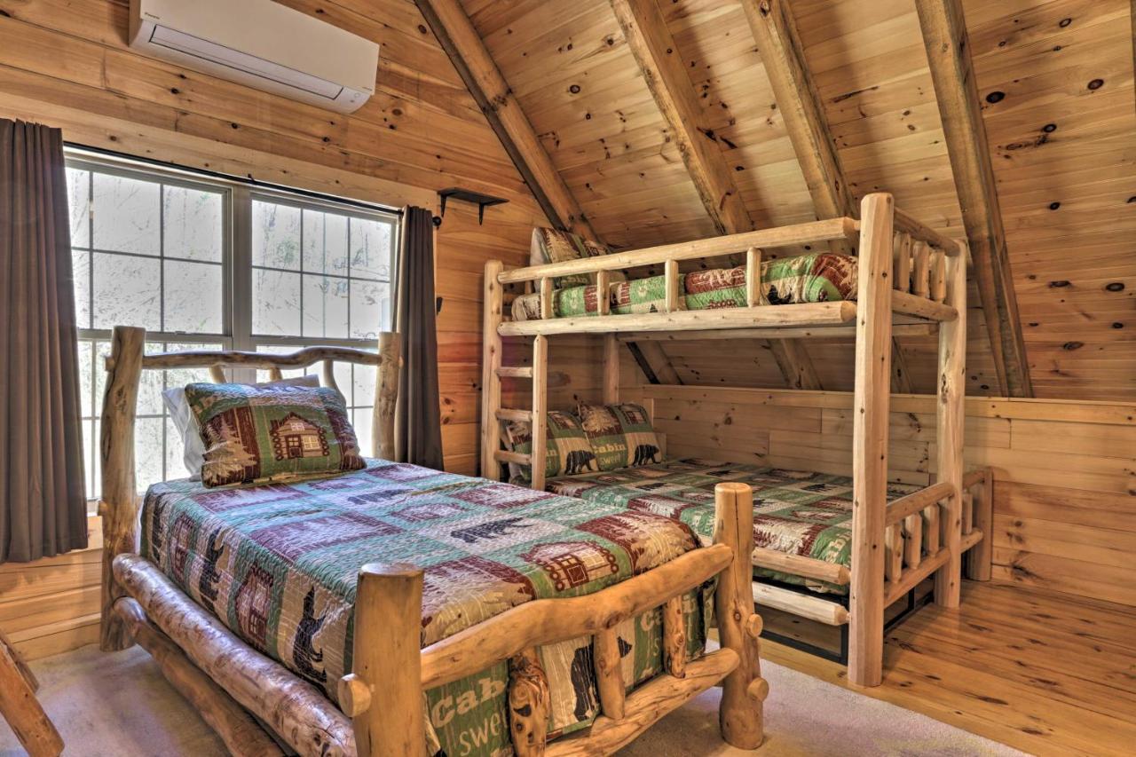 Gatlinburg Cabin With Loft And Game Room 1 Mi To Town Extérieur photo